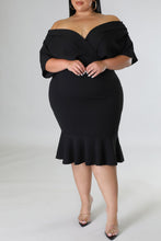 Plus Size Pleated V Neck Ruffle Hem Bodycon Dress