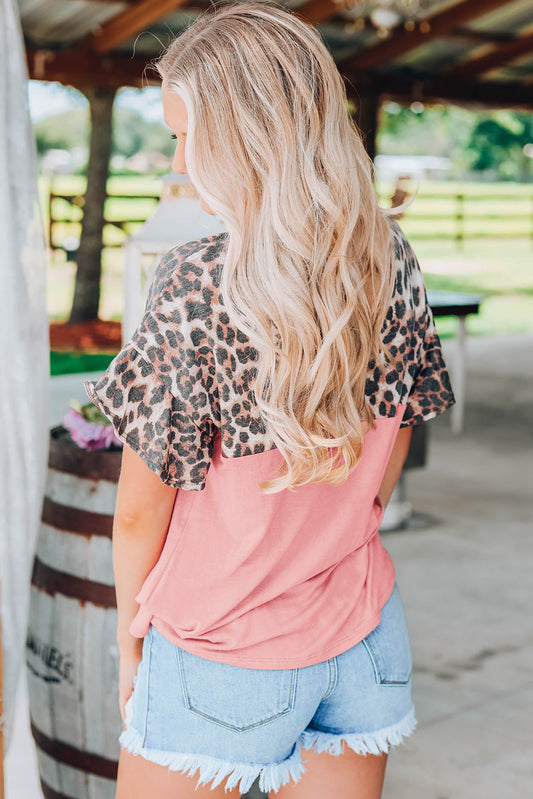 Top de manga corta con patchwork color block y lentejuelas de leopardo