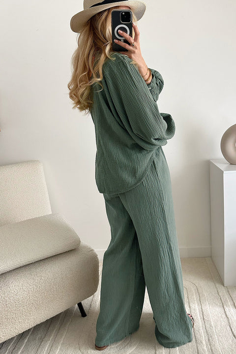 Conjunto de pantalones con cordón suelto y top con cuello dividido arrugado verde 