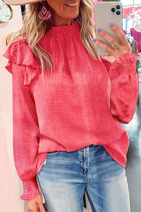 Blusa con mangas abullonadas y volantes con textura arrugada rosa 