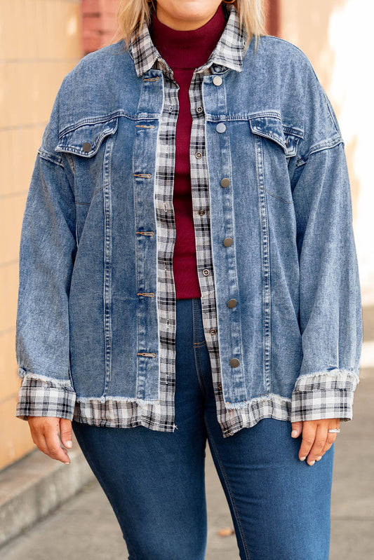 Chaqueta vaquera de talla grande con dobladillo a cuadros azul cielo 