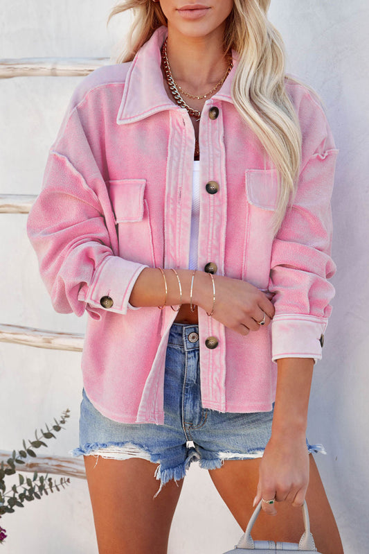 Chaqueta estilo camisa con bolsillos y cuello vuelto rosa 