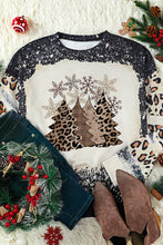 Sudadera con bloques de color blanqueados y leopardo con letras PRAY