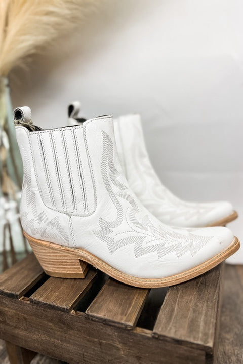 Botines de tacón grueso de cuero bordado blanco