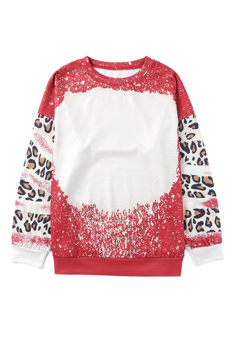 Sudadera con bloques de color blanqueados y leopardo con letras PRAY