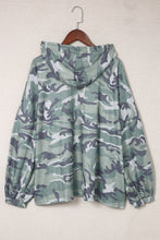 Sudadera con capucha extragrande y estampado de camuflaje de manga larga