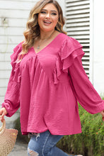 Blusa rosa con cuello en V y volantes arrugados talla grande 