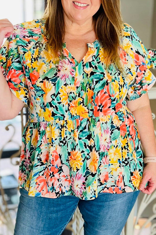 Blusa floral de manga corta con volantes y talla grande multicolor