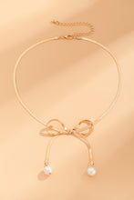 Gold Pearly Bow Collarbone Necklace