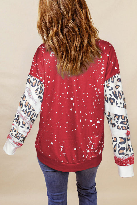 Sudadera con bloques de color blanqueados y leopardo con letras PRAY