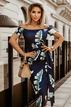 Vestido midi ajustado con hombros descubiertos y estampado floral azul oscuro