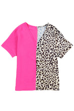 Blusa con bloques de color de leopardo en contraste