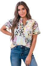 Blusa teñida con cuello en V y muesca