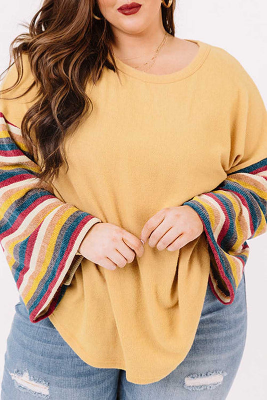 Top de talla grande con manga acampanada y rayas de sarape amarillo