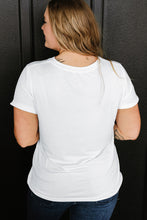 White Diverse Bowknot Printed Crew Neck Plus Size Tee