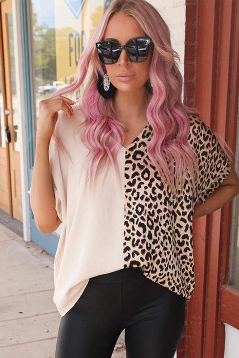 Blusa con bloques de color de leopardo en contraste