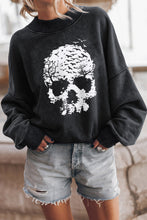 Sudadera con estampado de calavera de paisaje de Halloween de hombros caídos negra