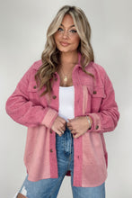 Chaqueta sherpa rosa con bolsillo con solapa y botones en bloques de color 