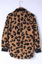 Sobrecamisa teddy de leopardo con ribetes en contraste