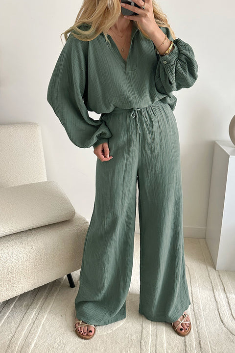 Conjunto de pantalones con cordón suelto y top con cuello dividido arrugado verde 