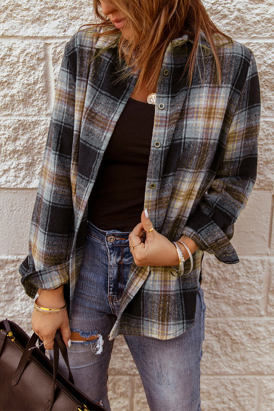 Camisa extragrande a cuadros con dobladillo redondeado y aberturas