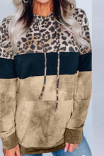 Sudadera con capucha y diseño teñido anudado con estampado de leopardo